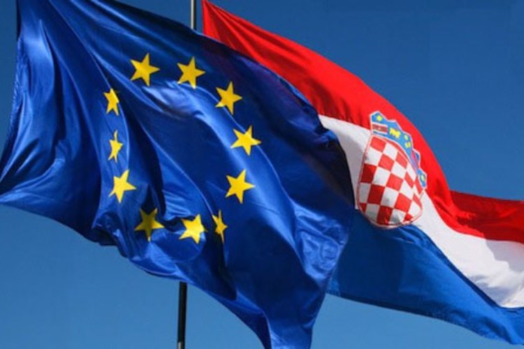 Slika /slike/Vijesti/2023/Rujan   Listopad/hrvatska-eu-zastava-1.jpg